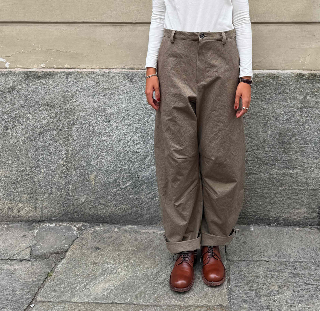 pant over uni