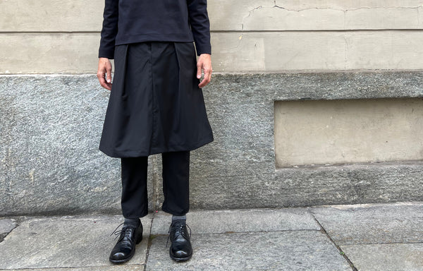short skirt uni man-